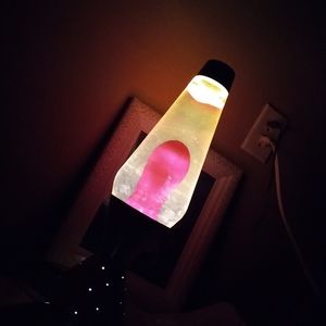 Very collectable original vintage 1977 model 6000 starlite lava lamp